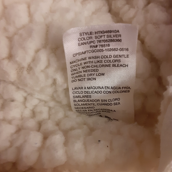 💕3 for 25💕 soft & adorable faux fur baby hoodie - Picture 9 of 9